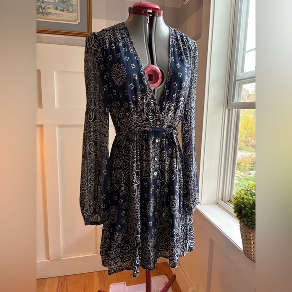 Chan Luu Navy and White Paisley Long Sleeve Dress Size Small - Picture 12 of 12